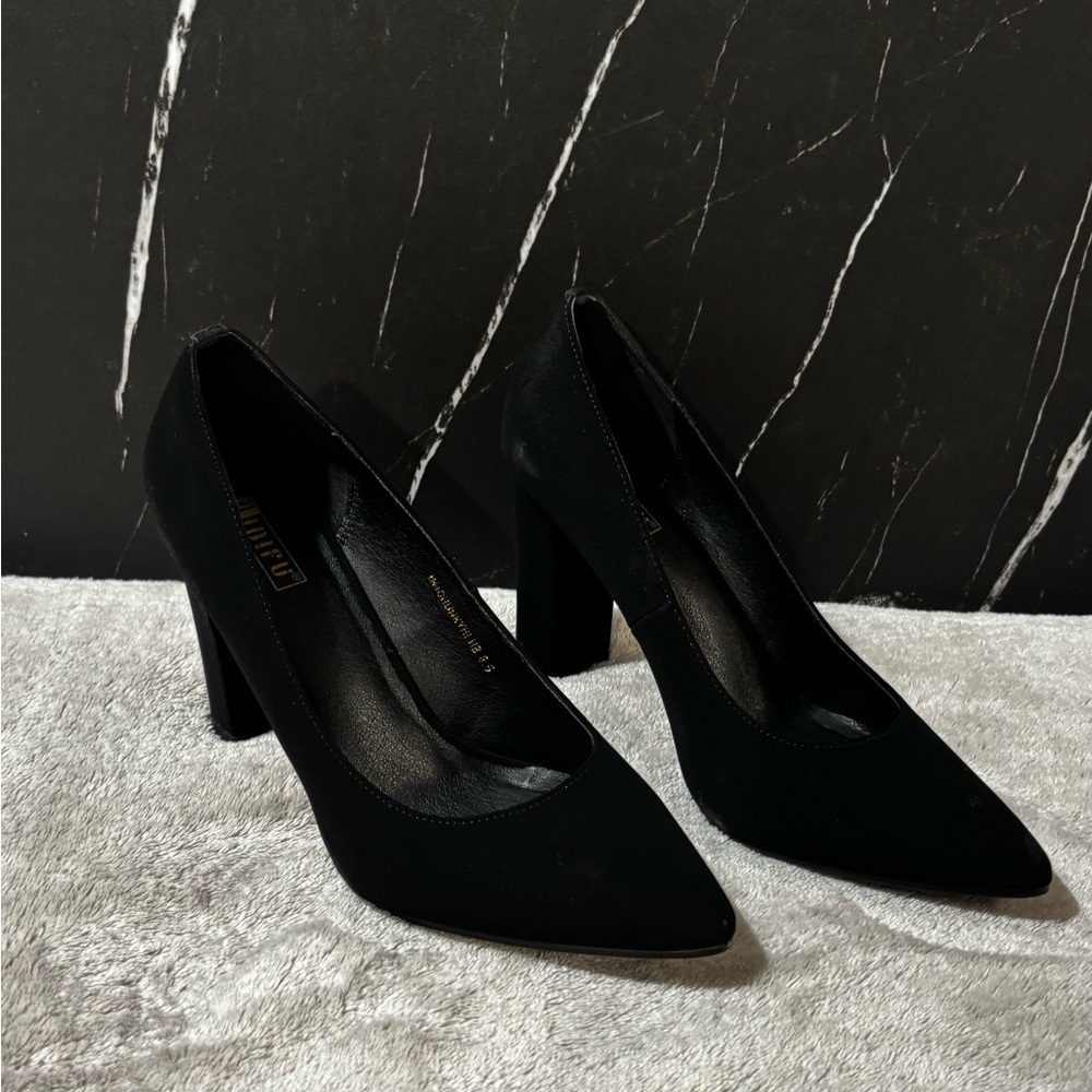 IDIFU Elegant Black Pumps